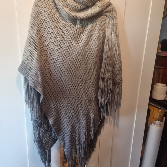 Ombre Knit Sweater Shawl - Picture 3 of 8